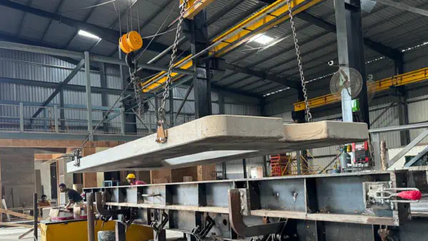 Steel moulds and precast concrete production at the PreCast UAE factory