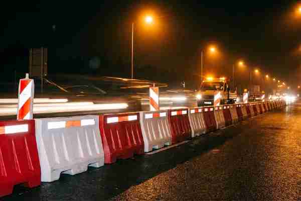 RTA-approved water-filled plastic traffic barriers, UAE